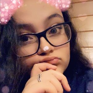 Meet your Posher, Iliana